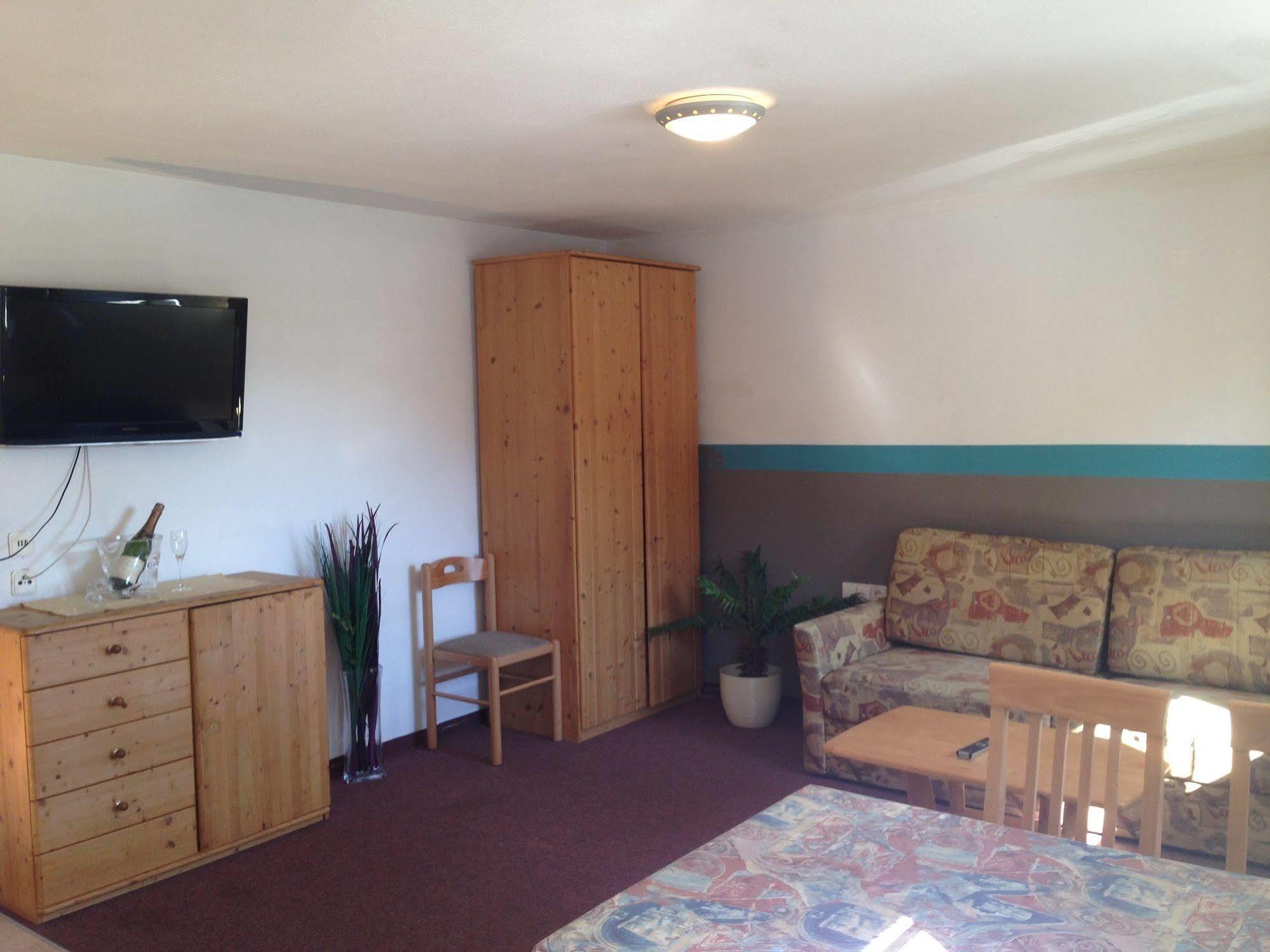 Appartement Gruenfelder Grinzens エクステリア 写真