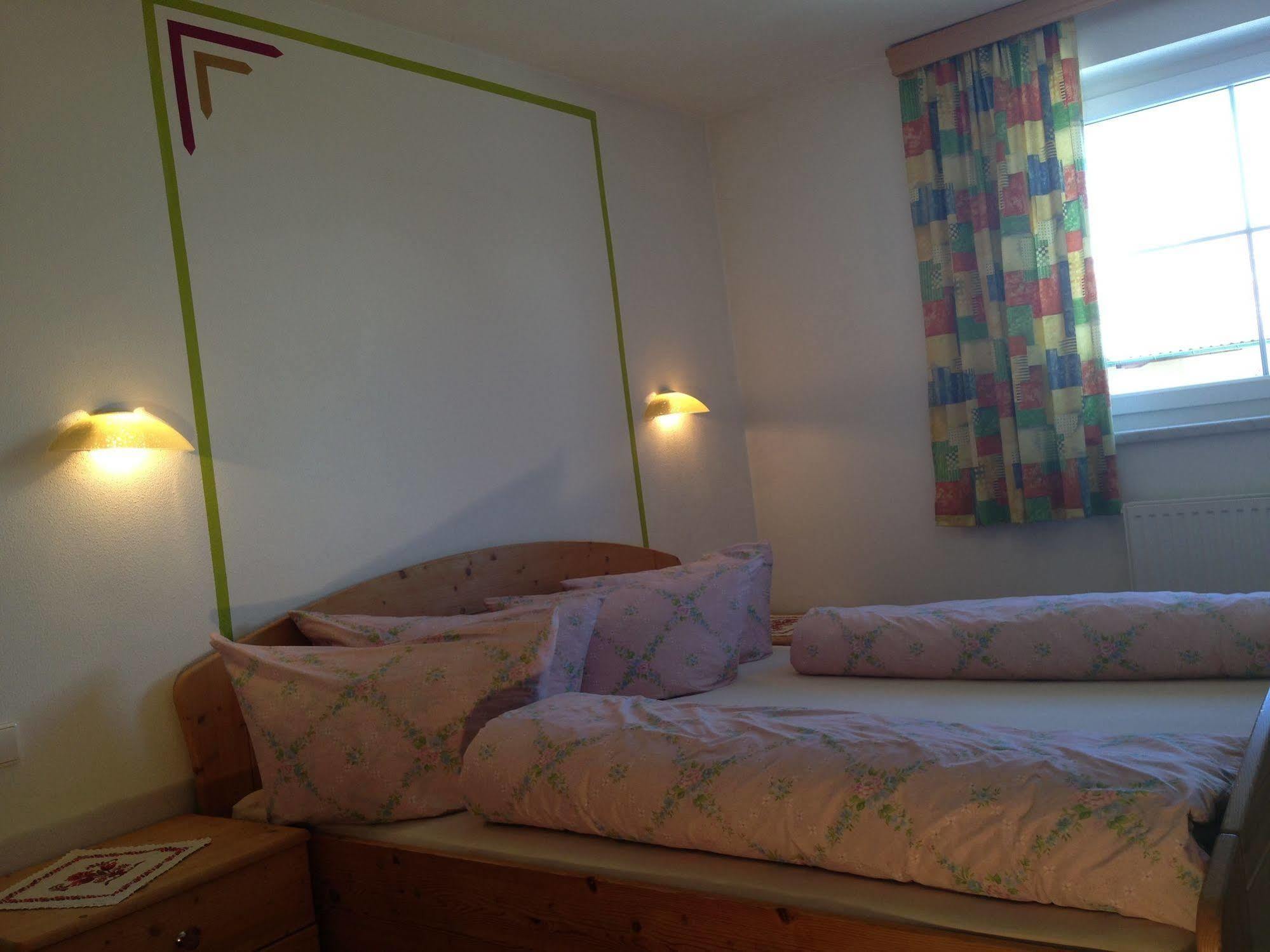 Appartement Gruenfelder Grinzens エクステリア 写真